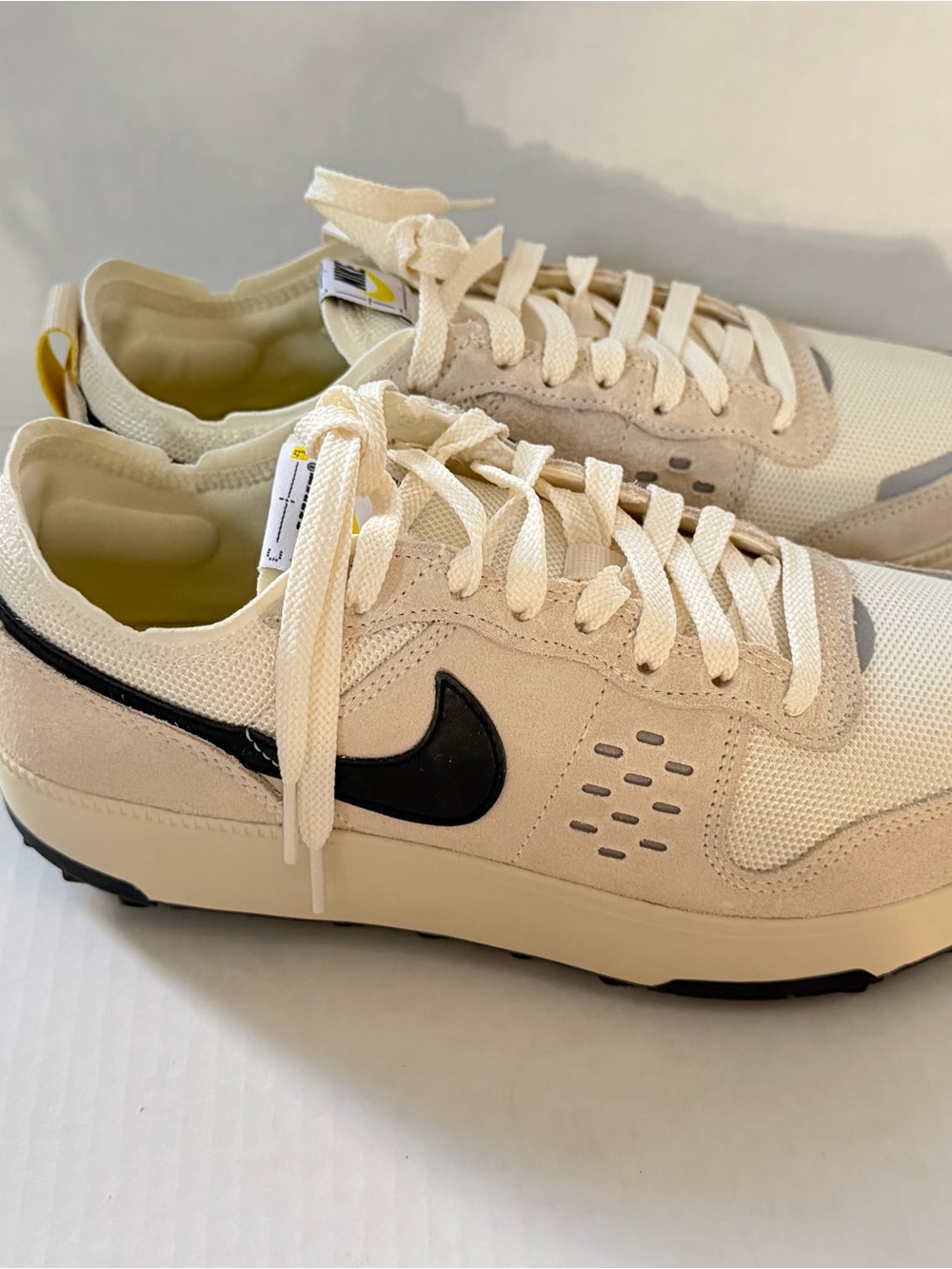 Nike CITY Sneakers "Soft Pearl/Black-L"- Men's Size
7.5 US FZ3863